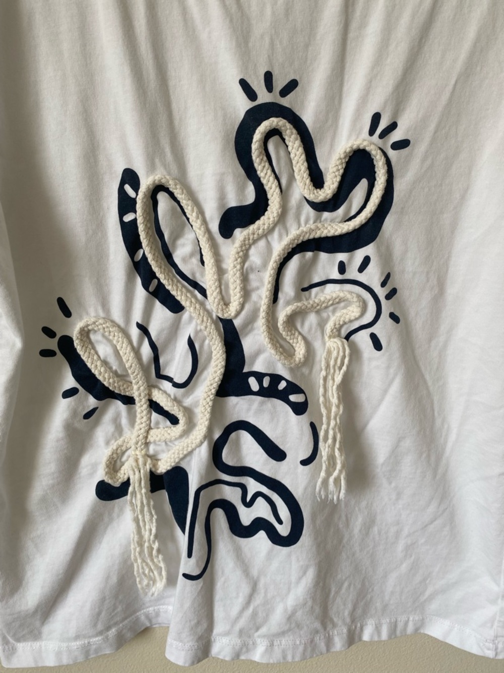 Zara Cotton Tee with Abstract Rope Design - Picture 7 of 8